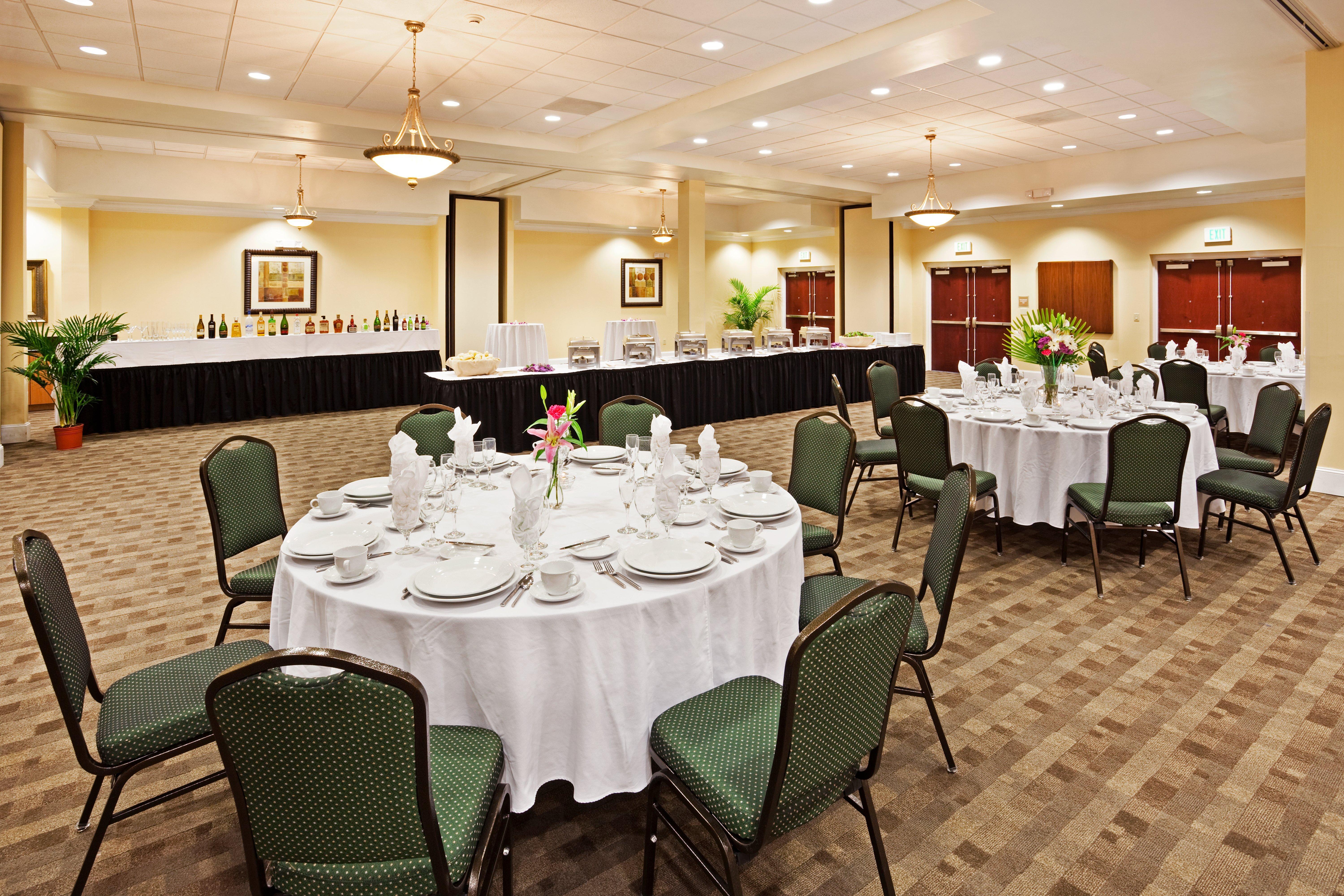 Holiday Inn Hotel & Suites Beaufort At Highway 21 By Ihg Exterior foto