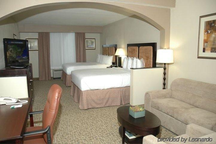 Holiday Inn Hotel & Suites Beaufort At Highway 21 By Ihg Habitación foto